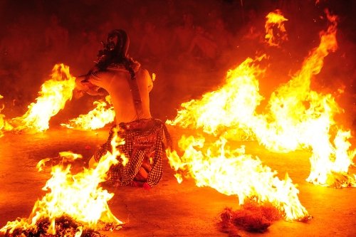 Kecak-fire-dance-Uluwatu