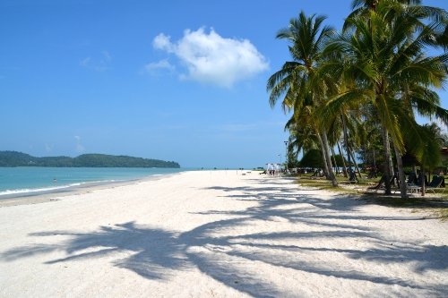 Pantai-Cenang-beach-Langkawi (1)